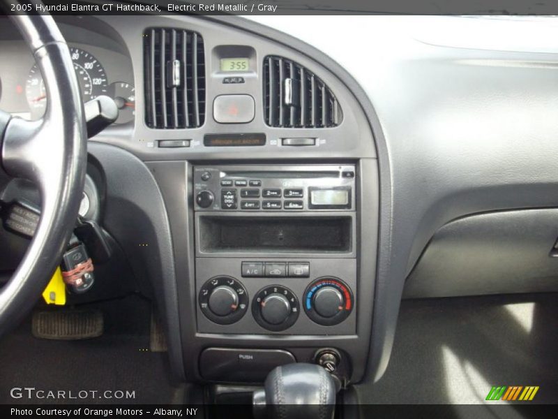 Electric Red Metallic / Gray 2005 Hyundai Elantra GT Hatchback