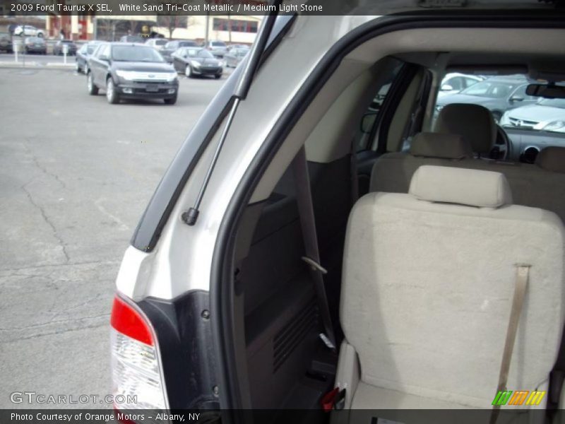 White Sand Tri-Coat Metallic / Medium Light Stone 2009 Ford Taurus X SEL