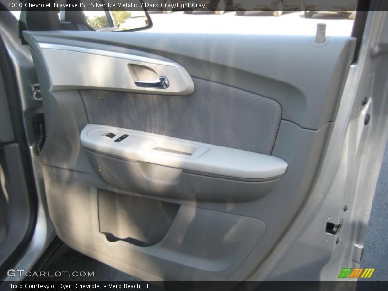 Silver Ice Metallic / Dark Gray/Light Gray 2010 Chevrolet Traverse LS