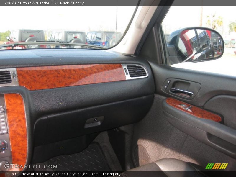 Black / Ebony 2007 Chevrolet Avalanche LTZ