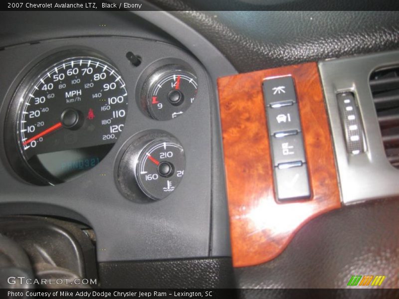 Black / Ebony 2007 Chevrolet Avalanche LTZ