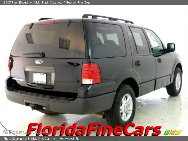 Black Clearcoat / Medium Flint Grey 2005 Ford Expedition XLS