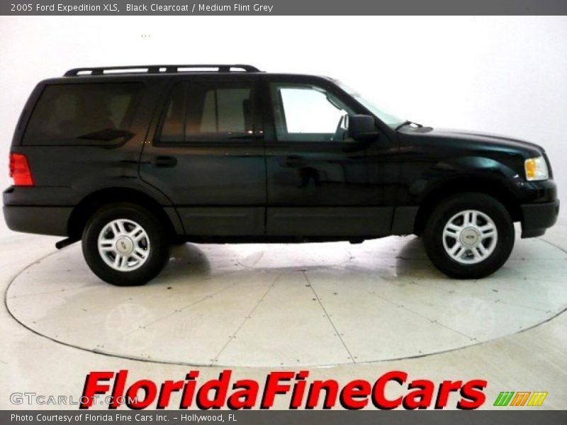 Black Clearcoat / Medium Flint Grey 2005 Ford Expedition XLS