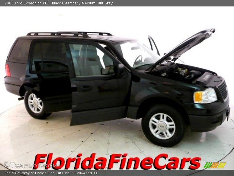 Black Clearcoat / Medium Flint Grey 2005 Ford Expedition XLS