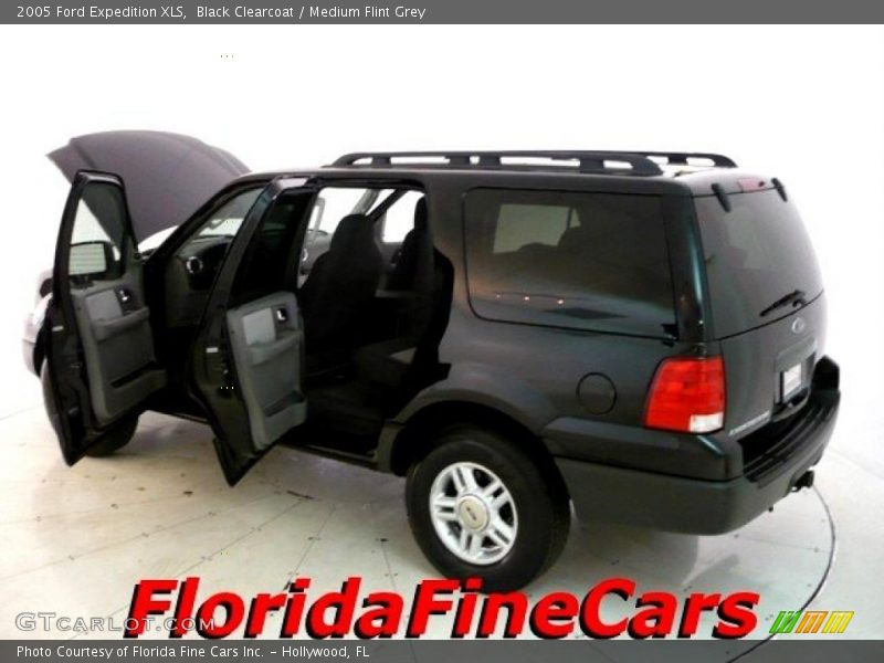 Black Clearcoat / Medium Flint Grey 2005 Ford Expedition XLS