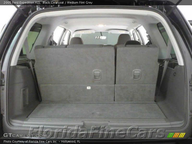 Black Clearcoat / Medium Flint Grey 2005 Ford Expedition XLS