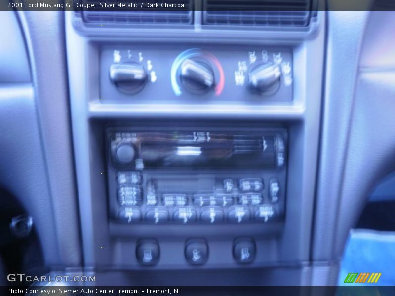 Silver Metallic / Dark Charcoal 2001 Ford Mustang GT Coupe