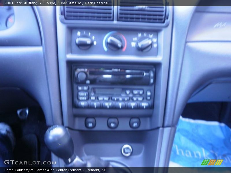 Silver Metallic / Dark Charcoal 2001 Ford Mustang GT Coupe