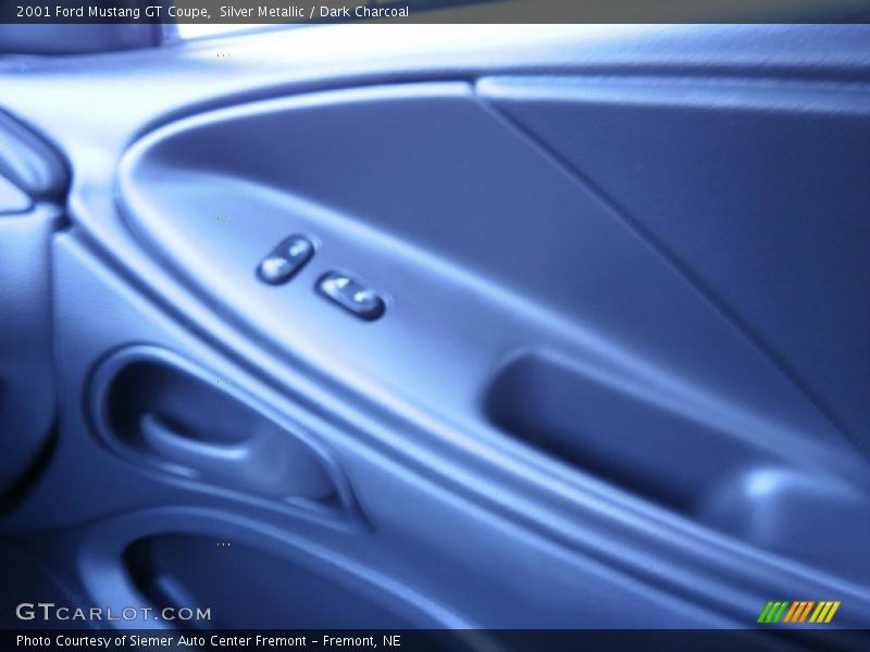 Silver Metallic / Dark Charcoal 2001 Ford Mustang GT Coupe