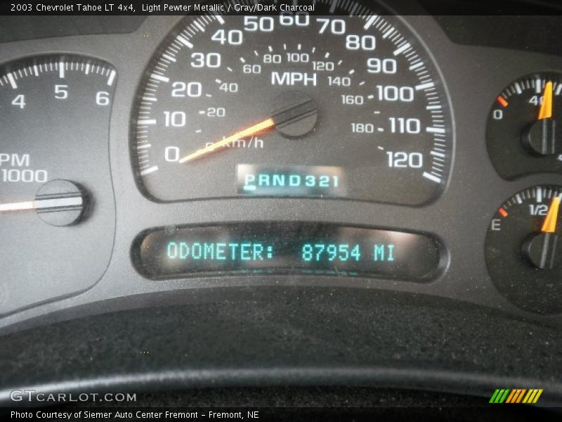 Light Pewter Metallic / Gray/Dark Charcoal 2003 Chevrolet Tahoe LT 4x4