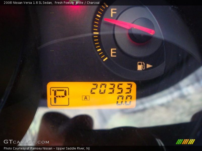 Fresh Powder White / Charcoal 2008 Nissan Versa 1.8 SL Sedan