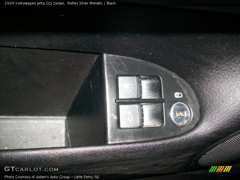 Reflex Silver Metallic / Black 2004 Volkswagen Jetta GLS Sedan