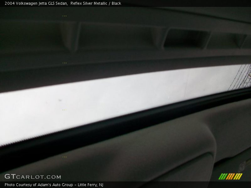 Reflex Silver Metallic / Black 2004 Volkswagen Jetta GLS Sedan