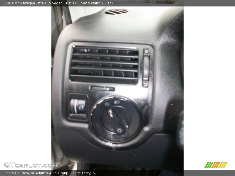 Reflex Silver Metallic / Black 2004 Volkswagen Jetta GLS Sedan