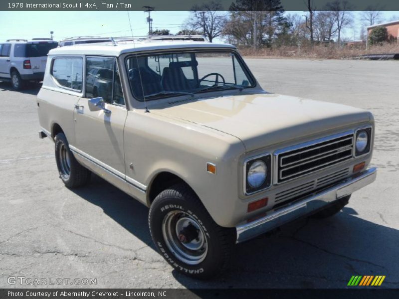Front 3/4 View of 1978 Scout II 4x4