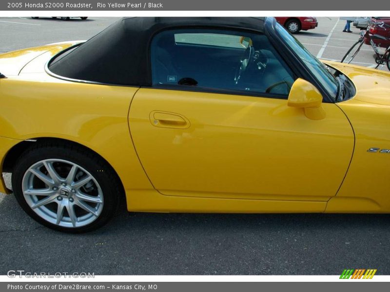 Rio Yellow Pearl / Black 2005 Honda S2000 Roadster