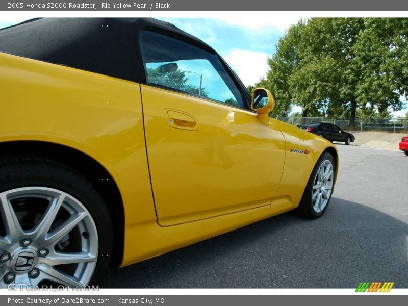 Rio Yellow Pearl / Black 2005 Honda S2000 Roadster