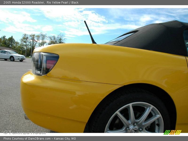 Rio Yellow Pearl / Black 2005 Honda S2000 Roadster