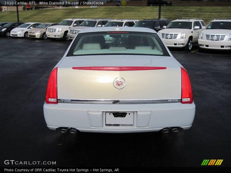 White Diamond Tri-coat / Shale/Cocoa 2010 Cadillac DTS
