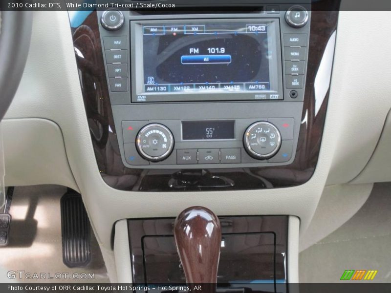 White Diamond Tri-coat / Shale/Cocoa 2010 Cadillac DTS