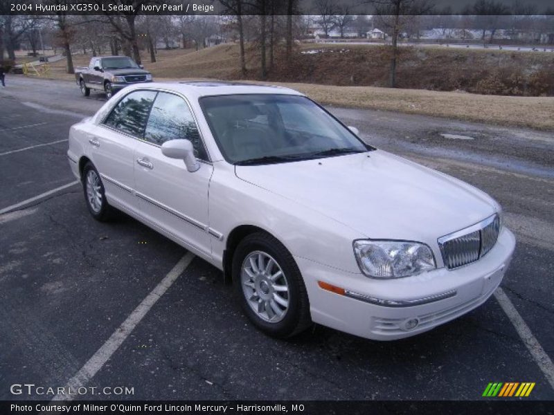 Ivory Pearl / Beige 2004 Hyundai XG350 L Sedan