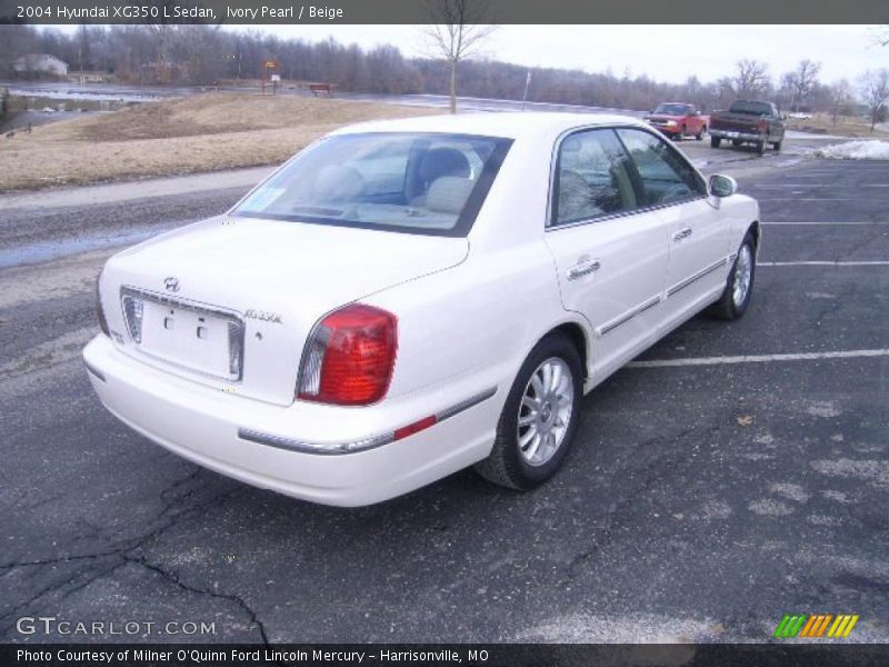 Ivory Pearl / Beige 2004 Hyundai XG350 L Sedan