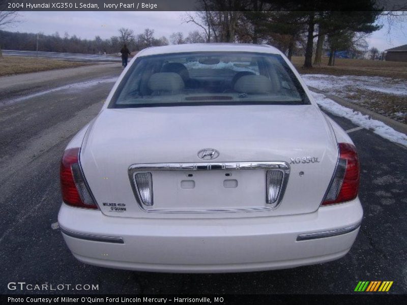 Ivory Pearl / Beige 2004 Hyundai XG350 L Sedan