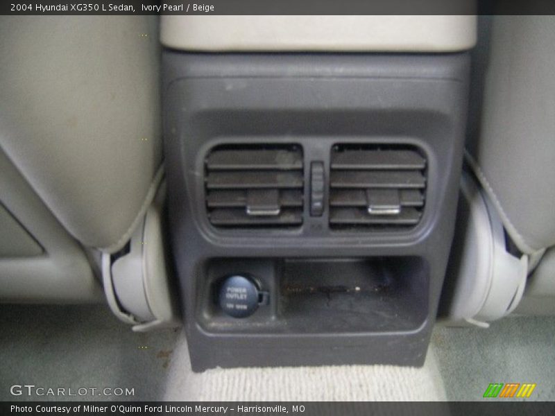 Ivory Pearl / Beige 2004 Hyundai XG350 L Sedan