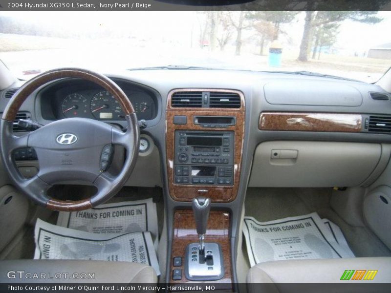 Ivory Pearl / Beige 2004 Hyundai XG350 L Sedan