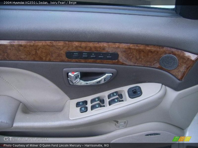 Ivory Pearl / Beige 2004 Hyundai XG350 L Sedan