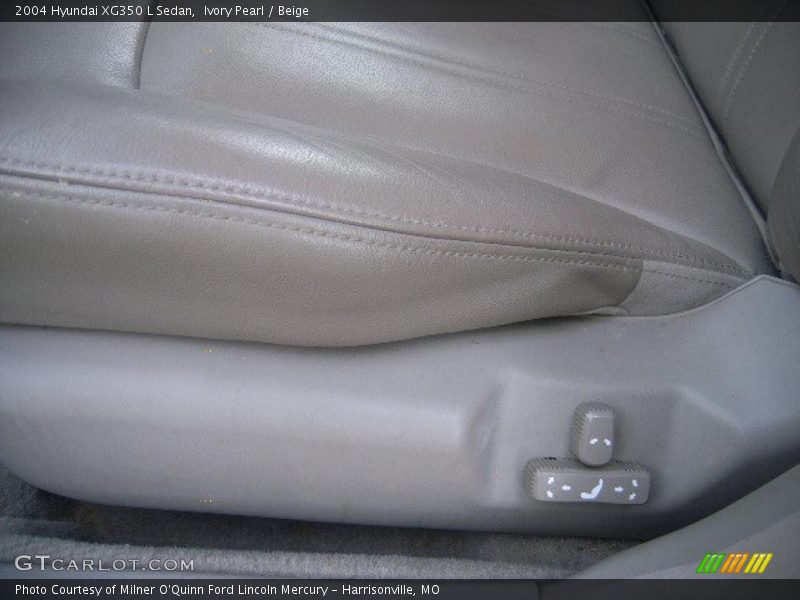 Ivory Pearl / Beige 2004 Hyundai XG350 L Sedan