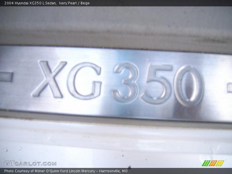 Ivory Pearl / Beige 2004 Hyundai XG350 L Sedan