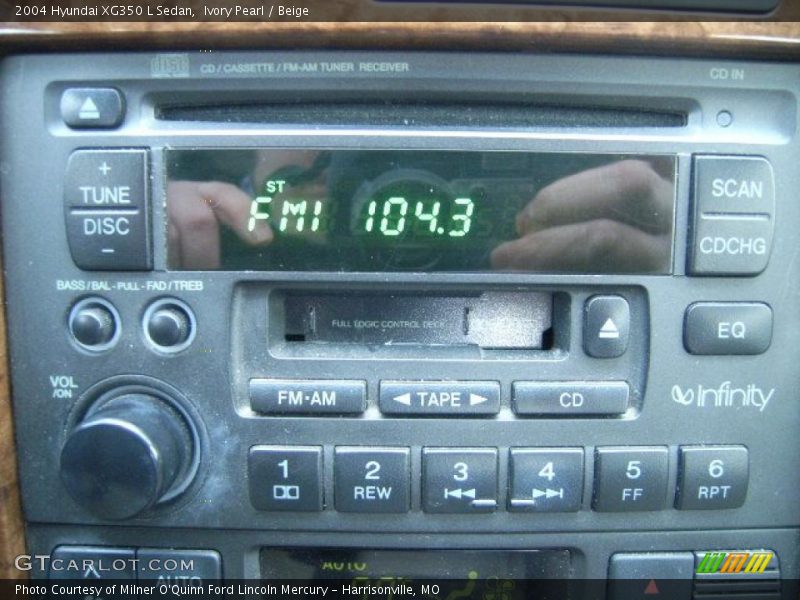 Ivory Pearl / Beige 2004 Hyundai XG350 L Sedan