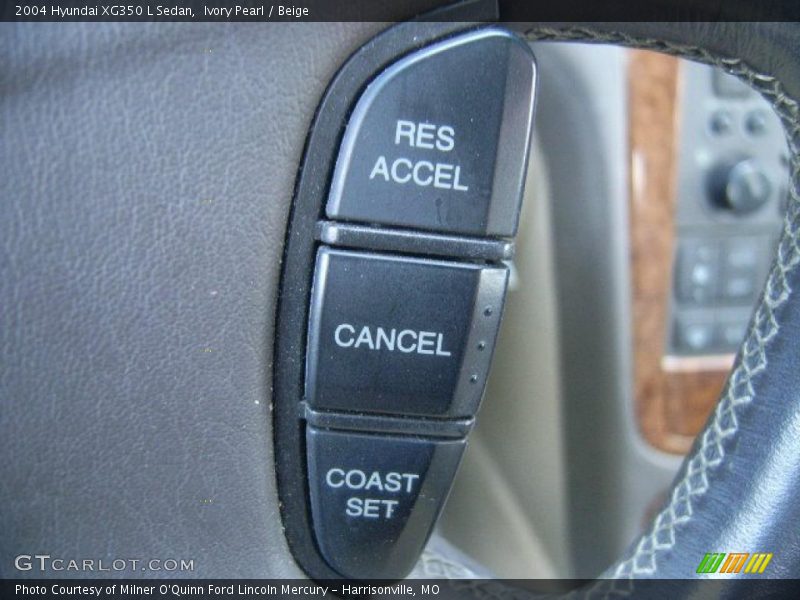 Ivory Pearl / Beige 2004 Hyundai XG350 L Sedan
