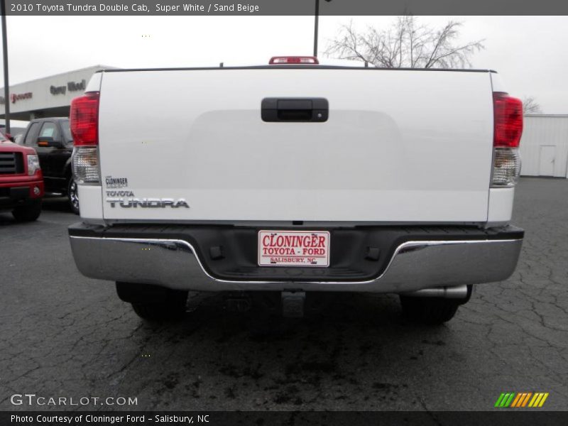 Super White / Sand Beige 2010 Toyota Tundra Double Cab