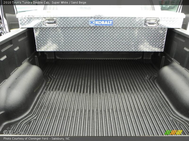 Super White / Sand Beige 2010 Toyota Tundra Double Cab