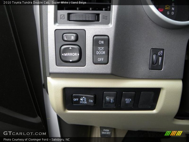 Super White / Sand Beige 2010 Toyota Tundra Double Cab