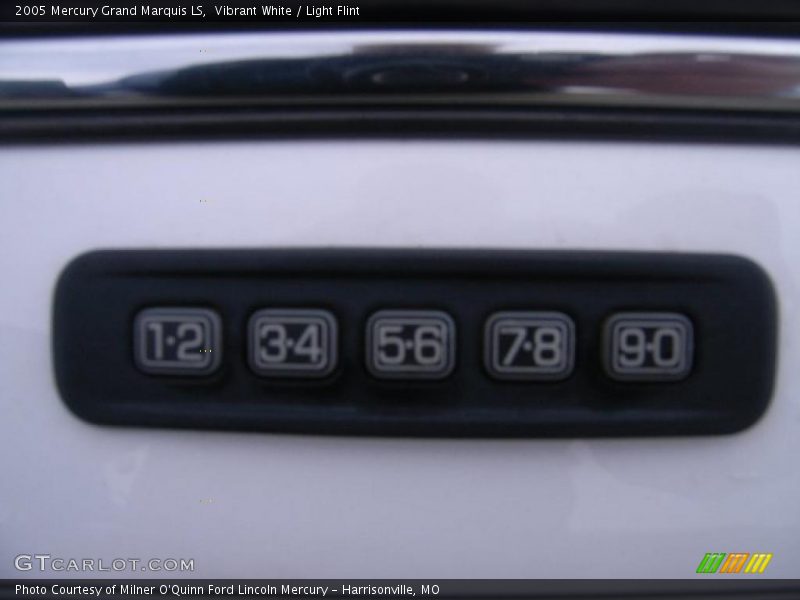 Vibrant White / Light Flint 2005 Mercury Grand Marquis LS