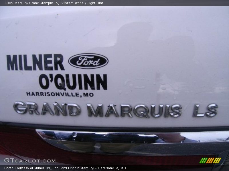 Vibrant White / Light Flint 2005 Mercury Grand Marquis LS