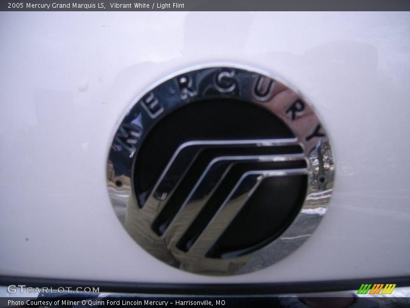 Vibrant White / Light Flint 2005 Mercury Grand Marquis LS