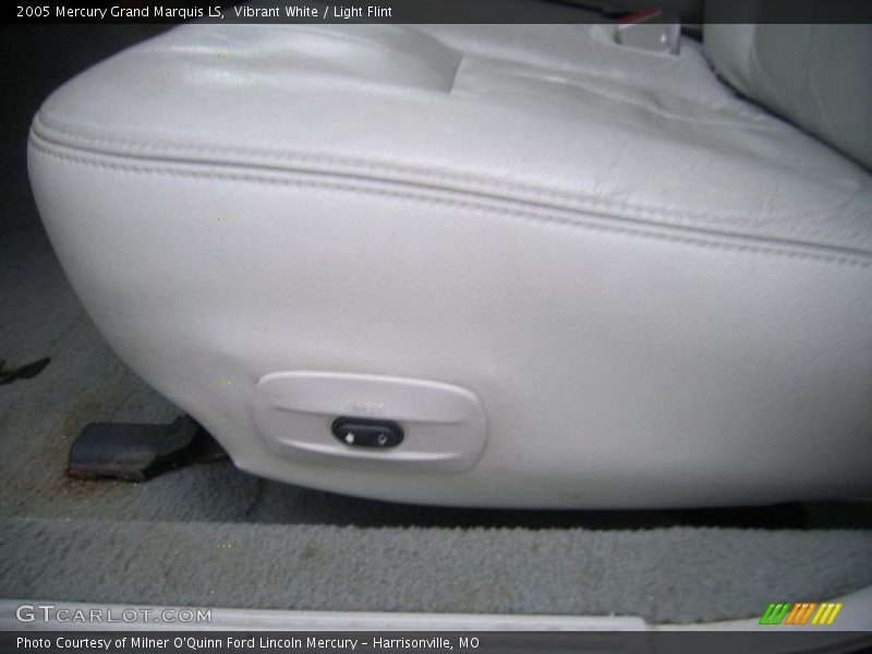 Vibrant White / Light Flint 2005 Mercury Grand Marquis LS