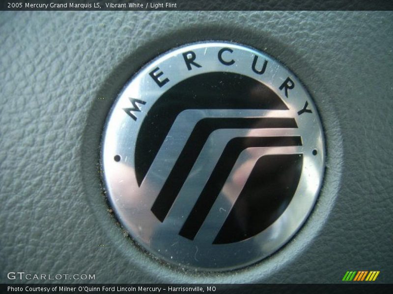 Vibrant White / Light Flint 2005 Mercury Grand Marquis LS