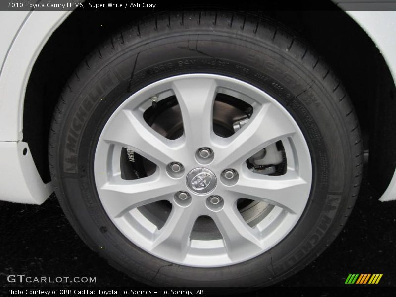 Super White / Ash Gray 2010 Toyota Camry LE V6