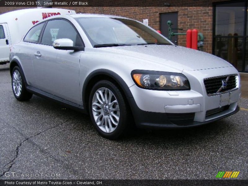 Silver Metallic / Off Black 2009 Volvo C30 T5