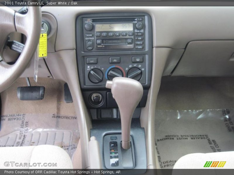 Super White / Oak 2001 Toyota Camry LE