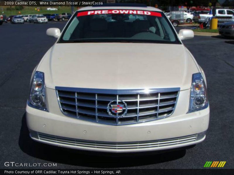 White Diamond Tricoat / Shale/Cocoa 2009 Cadillac DTS