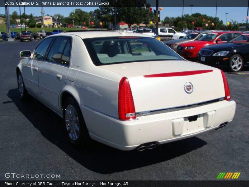 White Diamond Tricoat / Shale/Cocoa 2009 Cadillac DTS