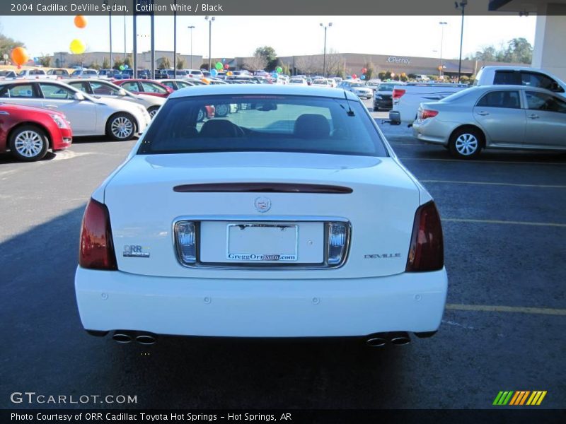 Cotillion White / Black 2004 Cadillac DeVille Sedan