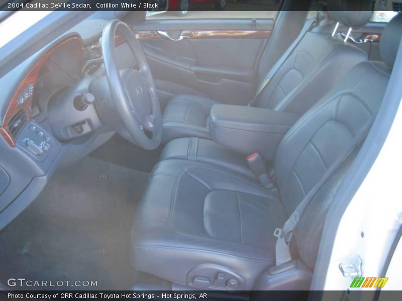 Cotillion White / Black 2004 Cadillac DeVille Sedan