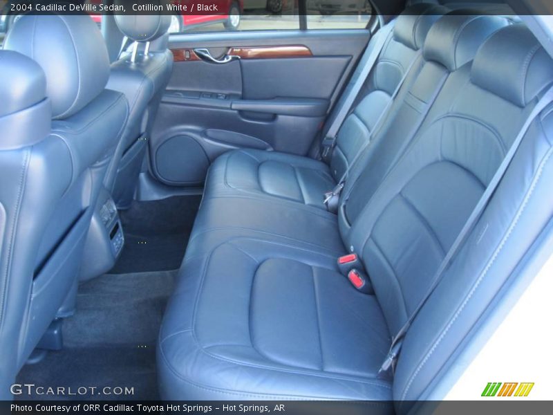 Cotillion White / Black 2004 Cadillac DeVille Sedan